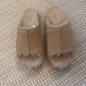 Ugg slides.